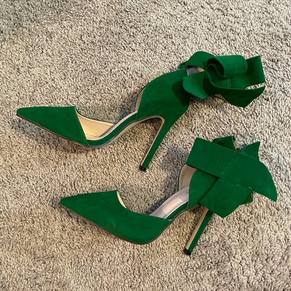 Women’s shoes. Size 8.